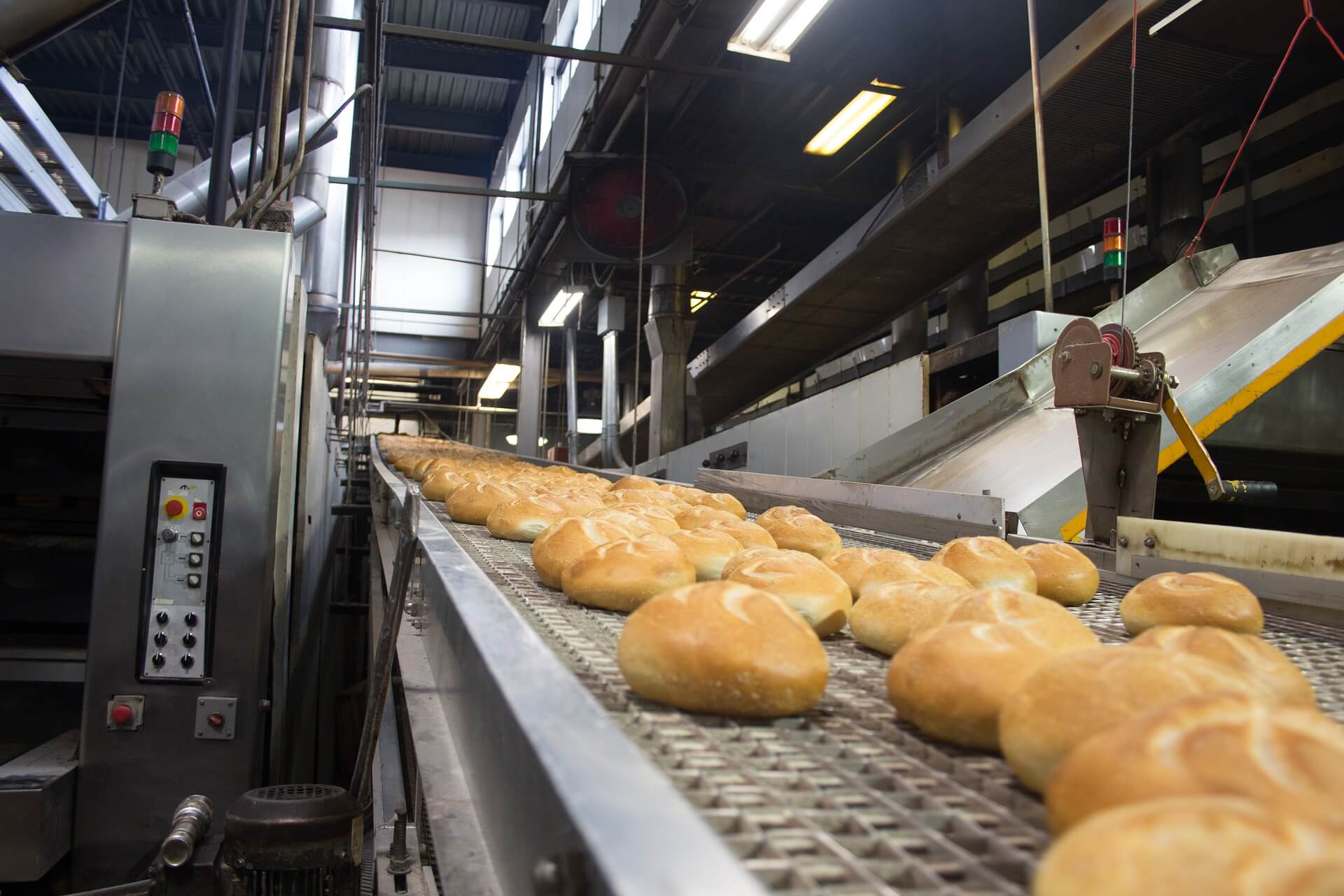 Хлеб цех. Хлебопекарное производство. Хлебобулочный цех. Хлебопекарный цех. Производство хлеба.